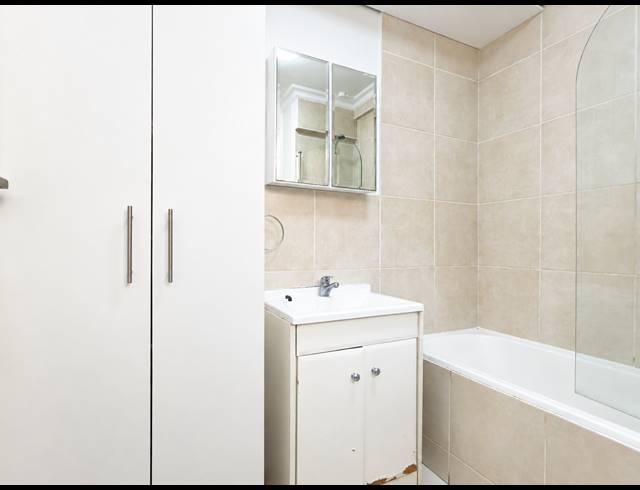 1 BEDROOM APARTMENT FOR SALE IN ESSENWOOD